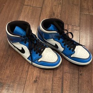 💙👟 MensSize9.5 Nike Air Jordans gently used!👟💙